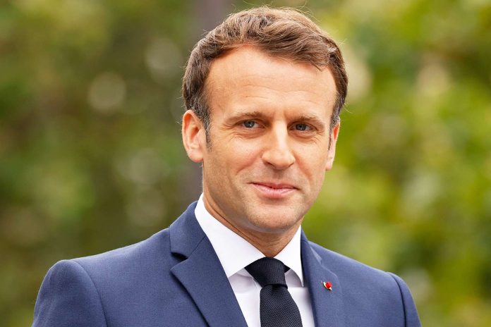 WhatsApp Image 2025-09-23 at 7.20.33 PM নিউইয়র্ক, সেপ্টেম্বর ২০২৫ — জাতিসংঘের সাধারণ পরিষদের (ইউএনজিএ) বার্ষিক বৈঠকের আগমুহূর্তে মধ্যপ্রাচ্যে দীর্ঘস্থায়ী দ্বন্দ্বের সমাধানের জন্য গুরুত্বপূর্ণ এক পদক্ষেপ নেওয়া হয়েছে। ফ্রান্সসহ ছয়টি ইউরোপীয় দেশ আনুষ্ঠানিকভাবে ফিলিস্তিনি রাষ্ট্রকে স্বীকৃতি দিয়েছে।