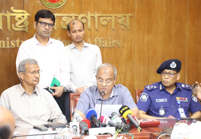 WhatsApp Image 2025-09-28 at 1.48.21 PM শারদীয় দুর্গাপূজা উপলক্ষে স্বরাষ্ট্র মন্ত্রণালয়ের প্রস্তুতি