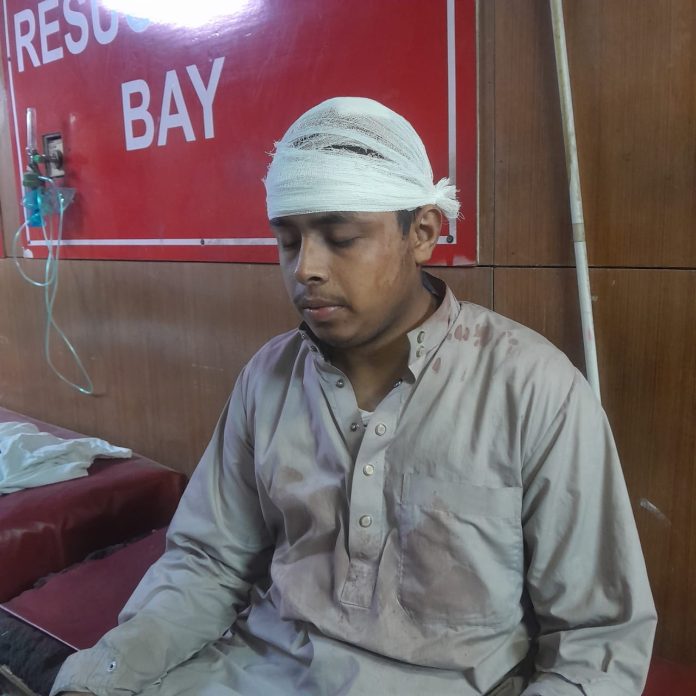 WhatsApp Image 2025-10-08 at 12.31.36 PM (1) চাঁদাবাজির প্রতিবাদ করায় ইসলামী যুব আন্দোলনের নেতার উপর বিএনপির হামলা