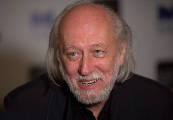 WhatsApp Image 2025-10-09 at 5.43.09 PM নোবেল সাহিত্য পুরস্কার পেলেন হাঙ্গেরির লেখক লাসলো ক্রাসনাহোরকাই