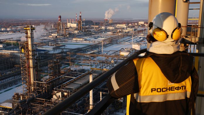 ট্রাম্পের রাশিয়ার তেল কোম্পানির ওপর নিষেধাজ্ঞা, ইইউরও রুশ এলএনজি নিষিদ্ধ