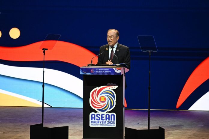 WhatsApp Image 2025-10-26 at 12.40.35 PM কুয়ালালামপুরে শুরু আসিয়ান সম্মেলন: ঐক্য ও শান্তির আহ্বান আনোয়ারের