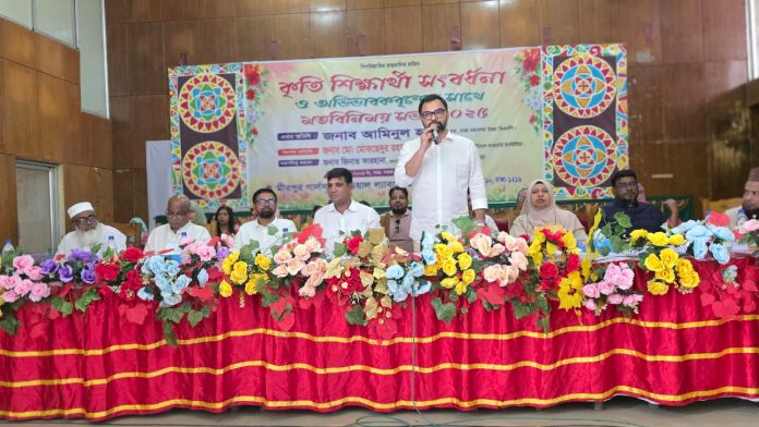 ঐক্যবদ্ধ প্রচেষ্টায় মানবিক বাংলাদেশ গড়তে চাই: আমিনুল হক