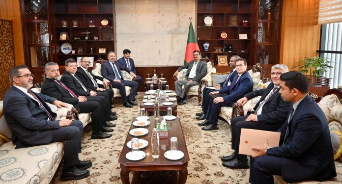 WhatsApp Image 2025-11-04 at 3.38.39 PM পররাষ্ট্র উপদেষ্টা মো.তৌহিদ হোসেনের কার্যালয়ে তুরস্কের সংসদীয় প্রতিনিধিদলের সৌজন্য সাক্ষাৎ করেছেন। এ সময় বাংলাদেশে নিযুক্ত তুর্কিয়ের রাষ্ট্রদূতও বৈঠকে উপস্থিত ছিলেন।