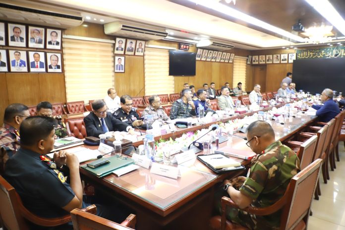 WhatsApp Image 2025-11-24 at 7.04.26 PM নির্বাচনের আগে আইনশৃঙ্খলা পরিস্থিতি অবনতির সম্ভাবনা নেই- স্বরাষ্ট্র উপদেষ্টা