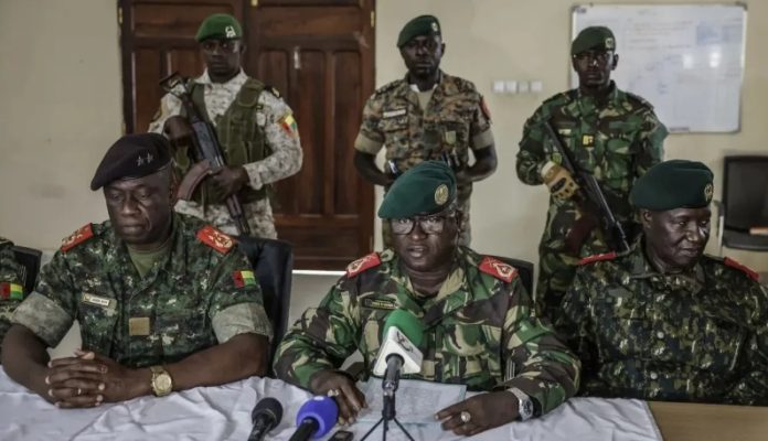 গিনি-বিসাউতে সামরিক অভ্যুত্থান: প্রেসিডেন্ট গ্রেপ্তার, সীমান্ত বন্ধ, নির্বাচনী প্রক্রিয়া স্থগিত