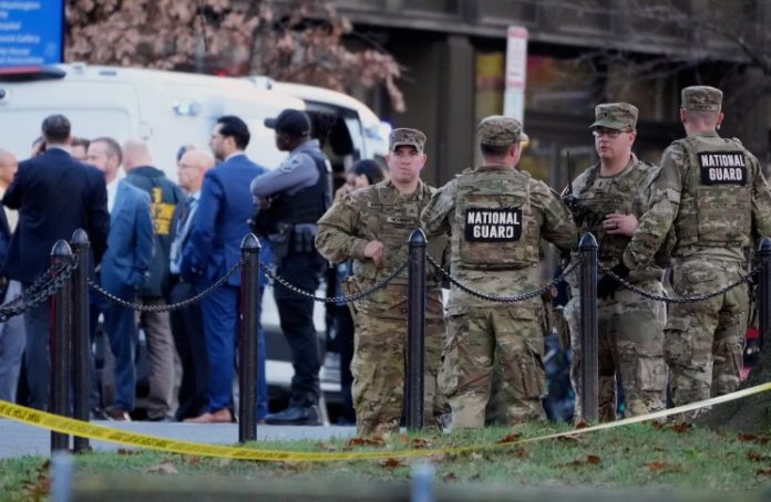 ওয়াশিংটন ডিসির হোয়াইট হাউসের কাছে দুই ন্যাশনাল গার্ড সদস্যকে গুলি